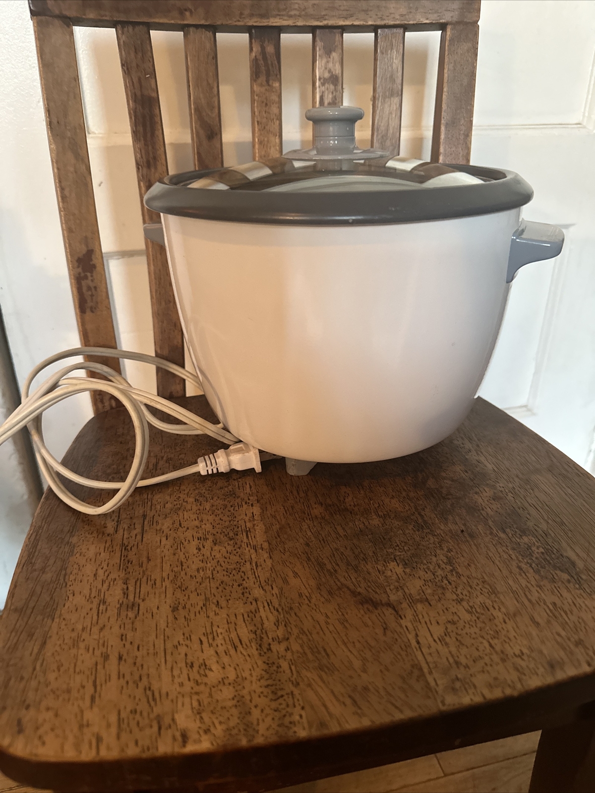 Imusa 5 Cup Rice Cooker Non- Stick Model No. GAU-00004