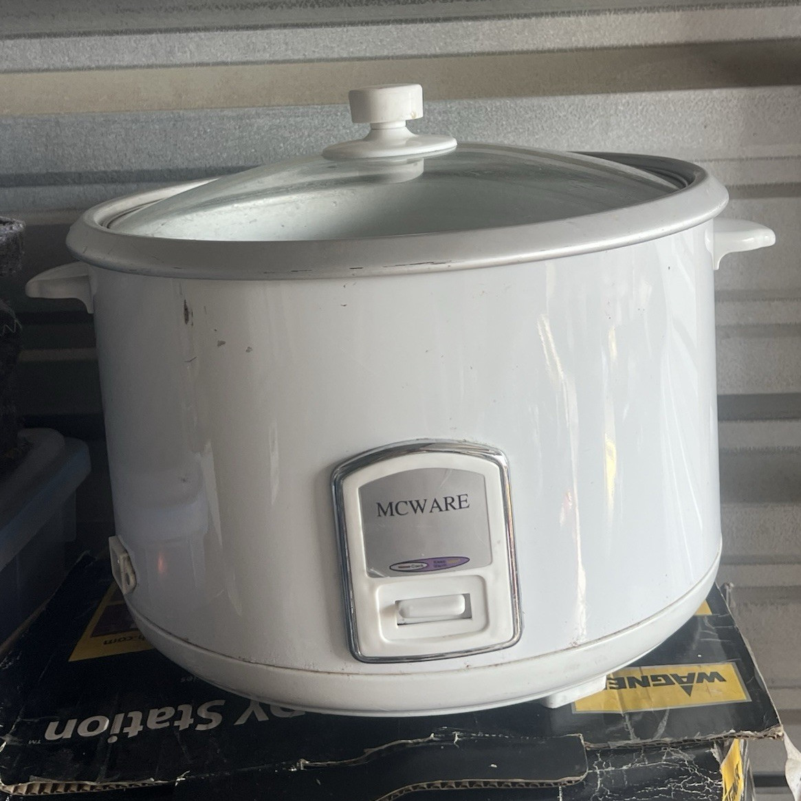 MCWARE Electric Rice Cooker Model MCWARE, White, Lid Included ( no cord). 25 cup