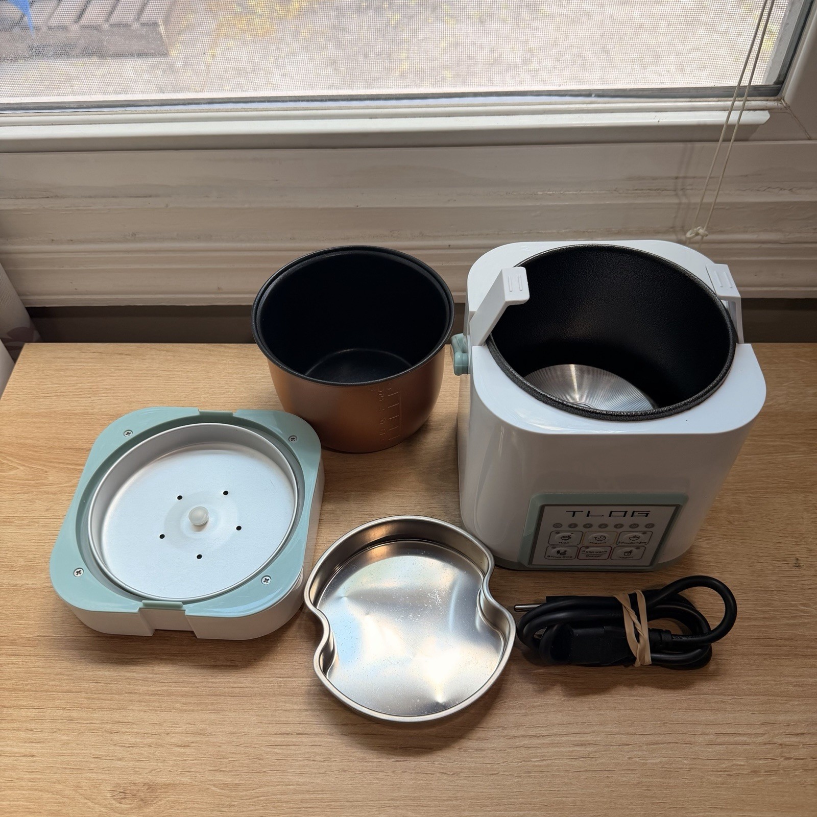 TLOG ARC-150 Mini Rice Cooker 0.6L 200W White Green Tested