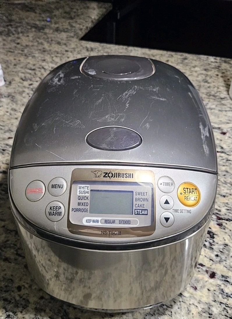 Zojirushi 10-Cup Rice Cooker NS-TSC18 – Working Sings – Retractable Cord
