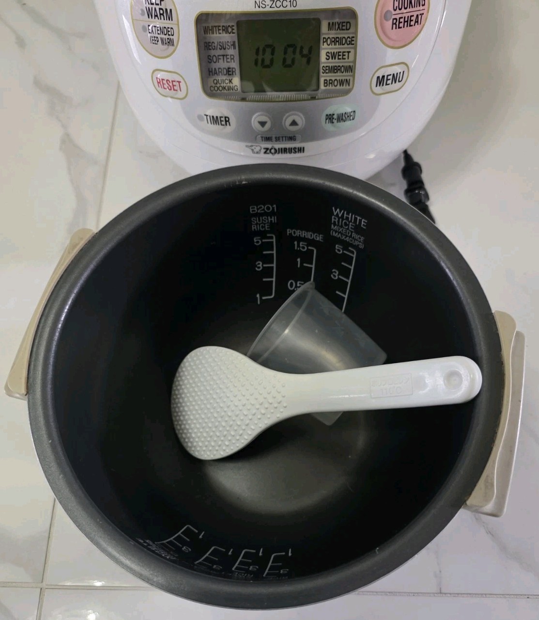 Zojirushi 5.5 Cup Fuzzy Rice Cooker – White