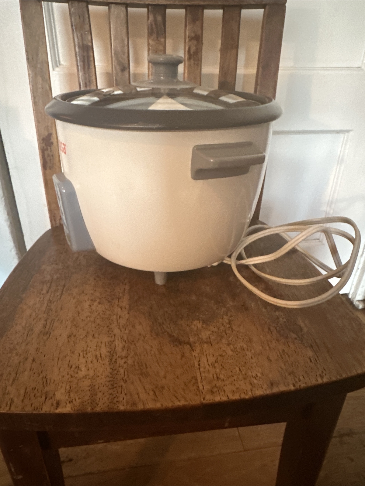 Imusa 5 Cup Rice Cooker Non- Stick Model No. GAU-00004