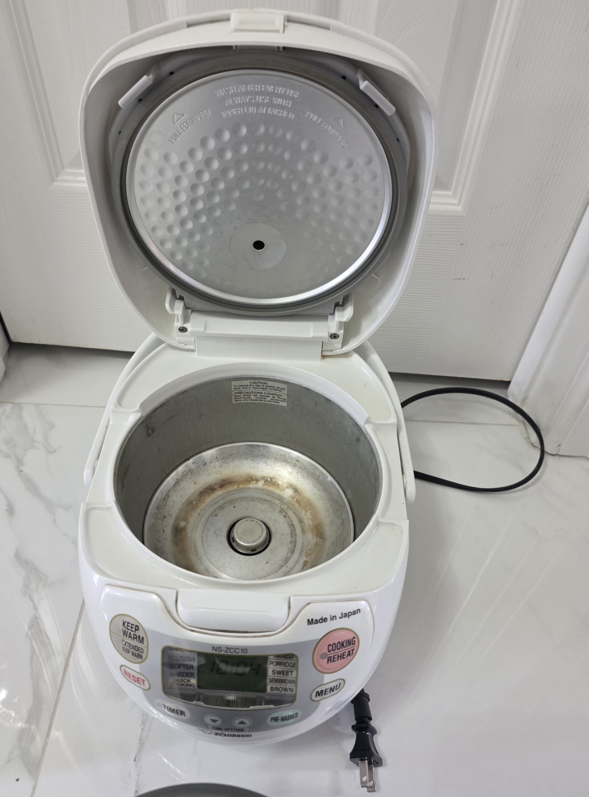 Zojirushi 5.5 Cup Fuzzy Rice Cooker – White